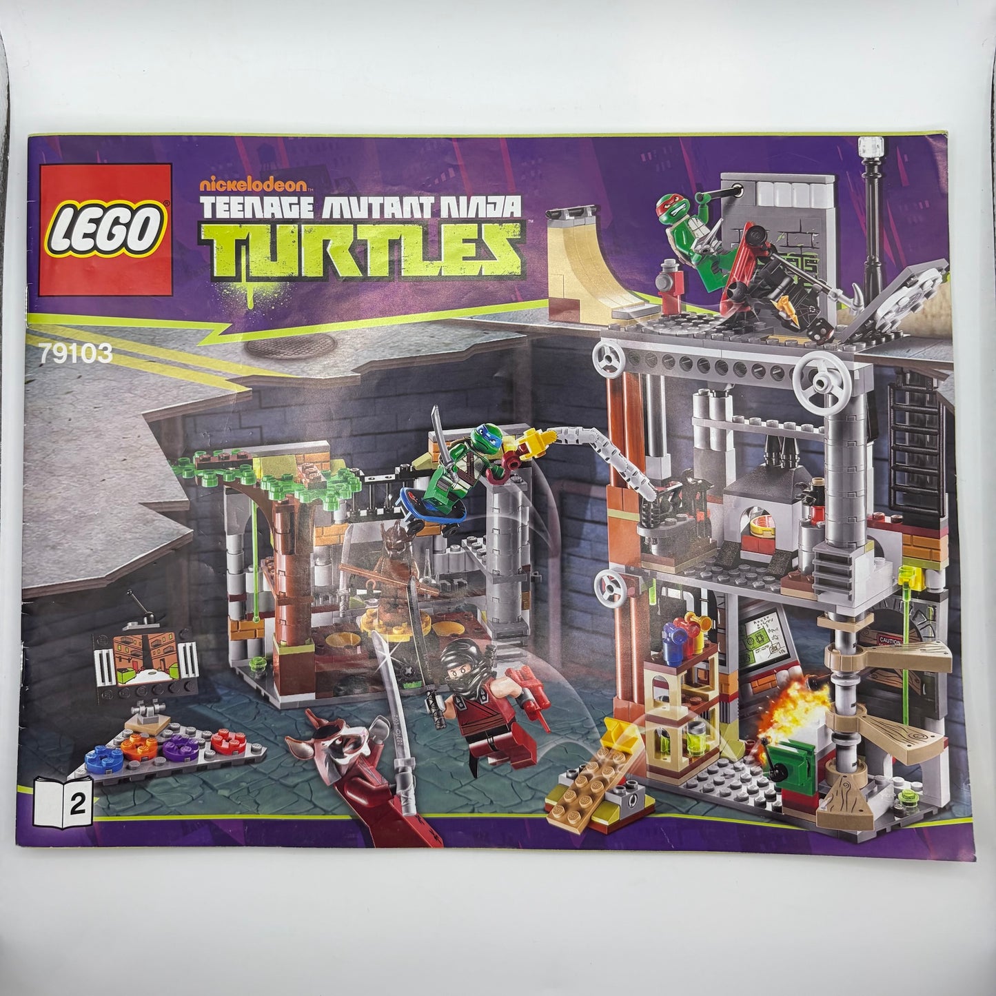 LEGO 79103 TMNT Turtle Lair Attack