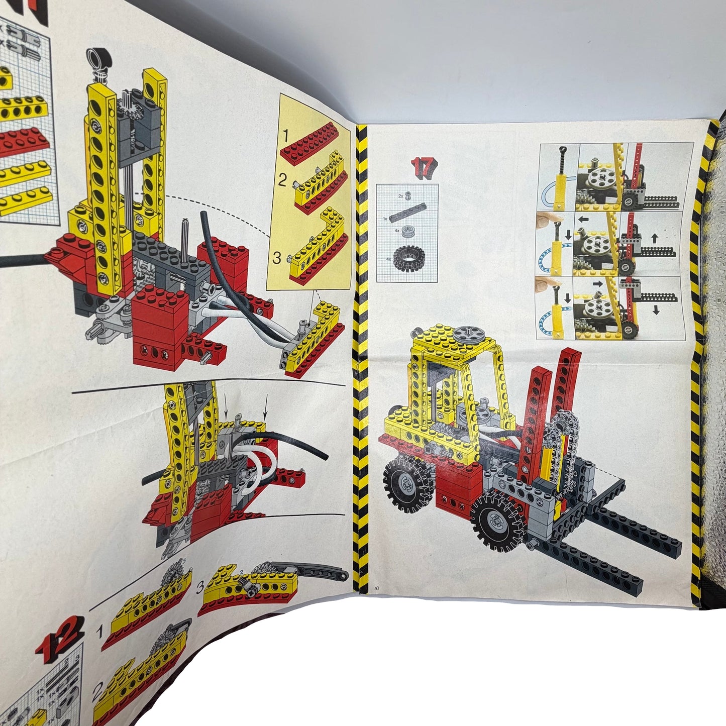 LEGO 8843 TECHNIC  Fork-Lift Truck - VINTAGE circa 1984