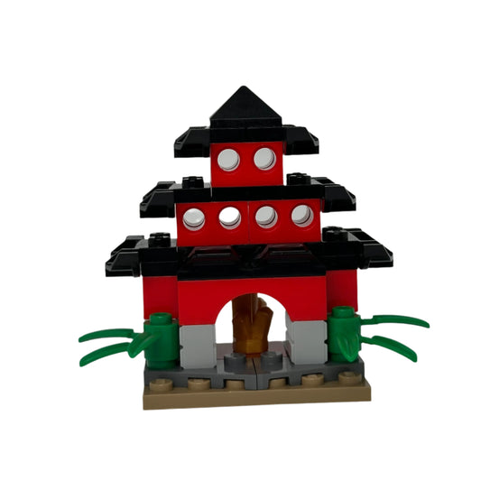 LEGO Ninjago Master of Spinjitsu - Red Temple (2017 Toys R Us Promo)