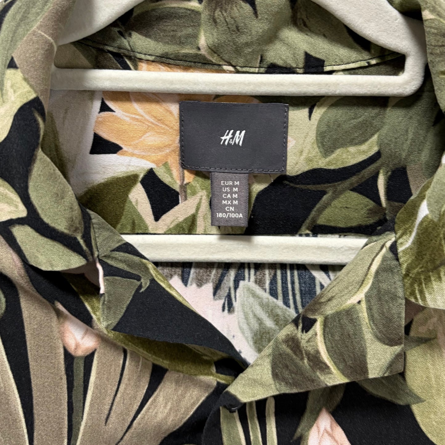 H&M Men's Regular Fit Short Sleeve Resort Shirt