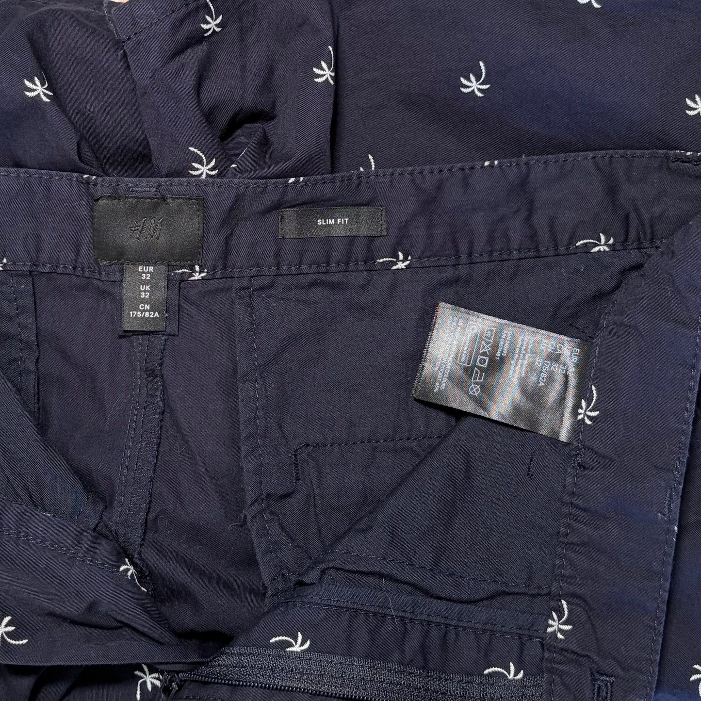 H&M Men's Slim Fit Chino Shorts - Navy Blue size EU 32