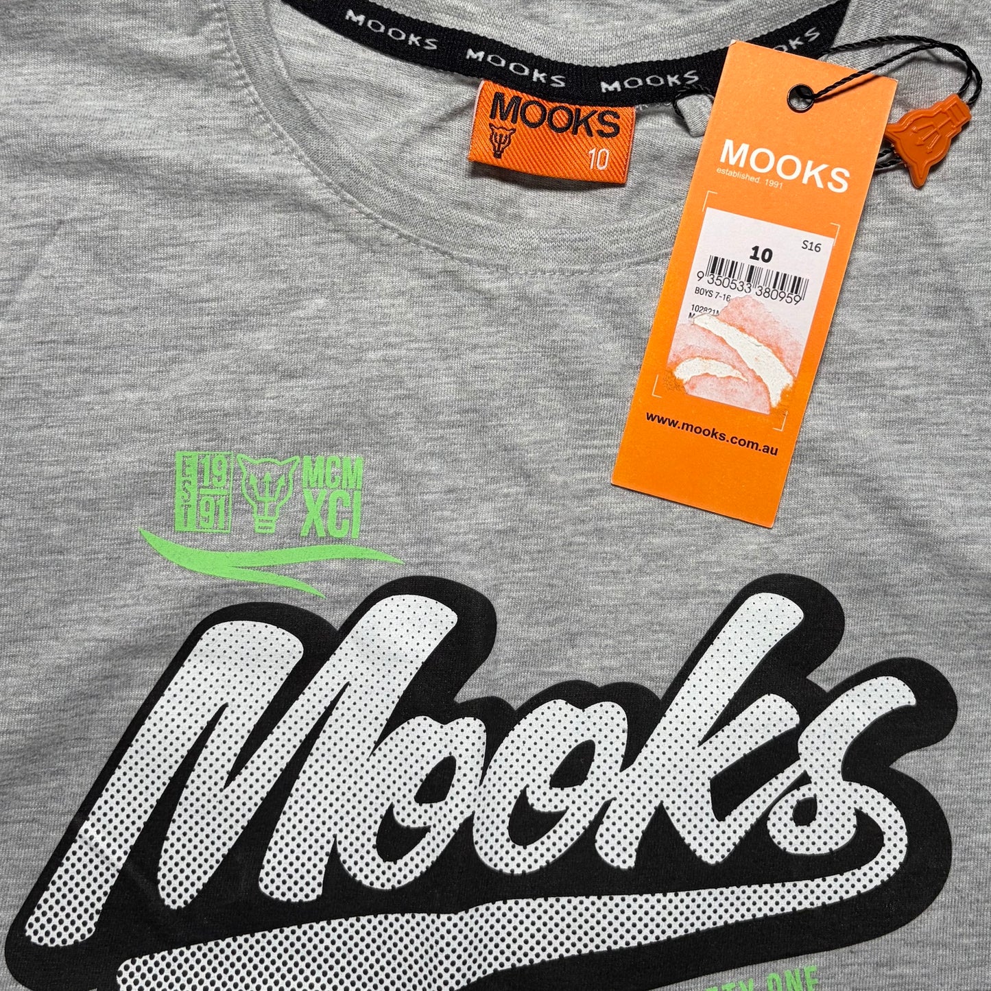 NEW MOOKS Boys Logo Short Sleeve T-shirt - size 10