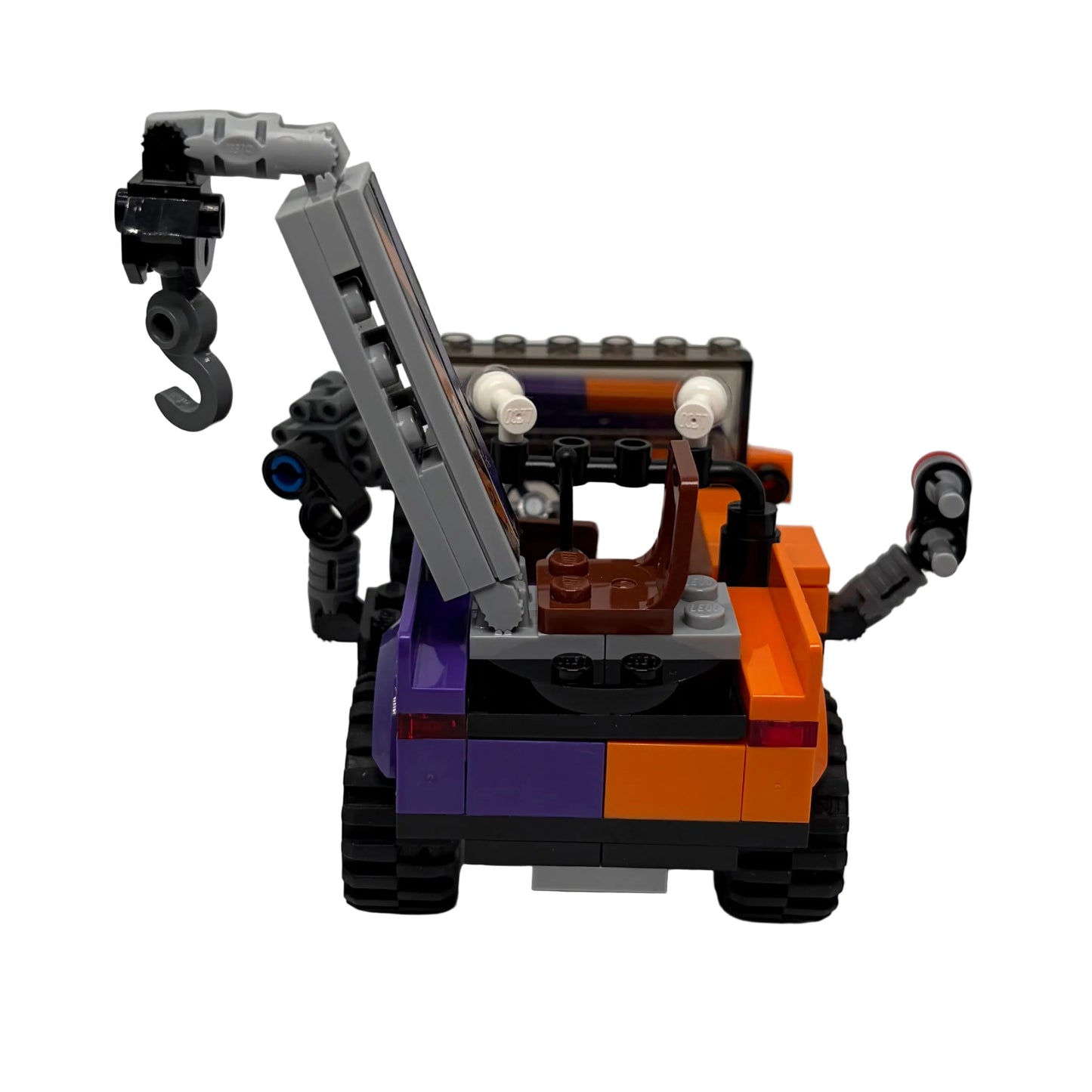 LEGO 6864 DC Universe Super Heroes Batmobile and the Two-Face Chase